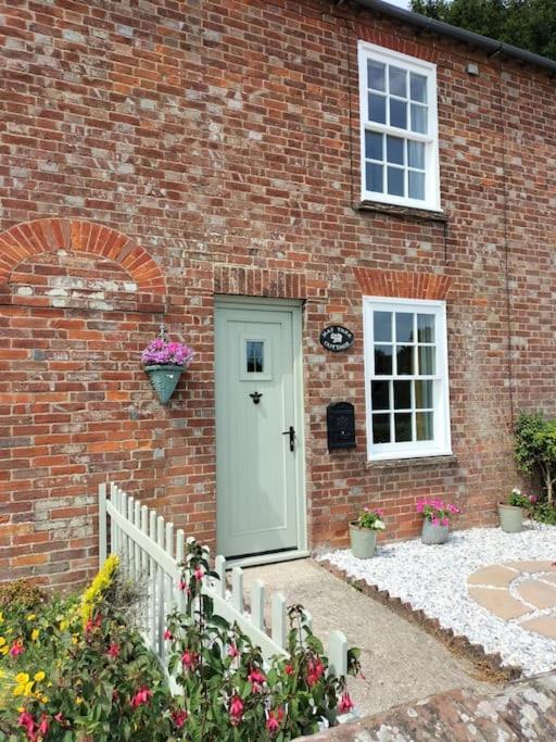 Cosy Cottage With Vineyard View Near Goodwood Chichester Exterior foto