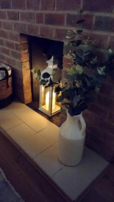 Cosy Cottage With Vineyard View Near Goodwood Chichester Exterior foto